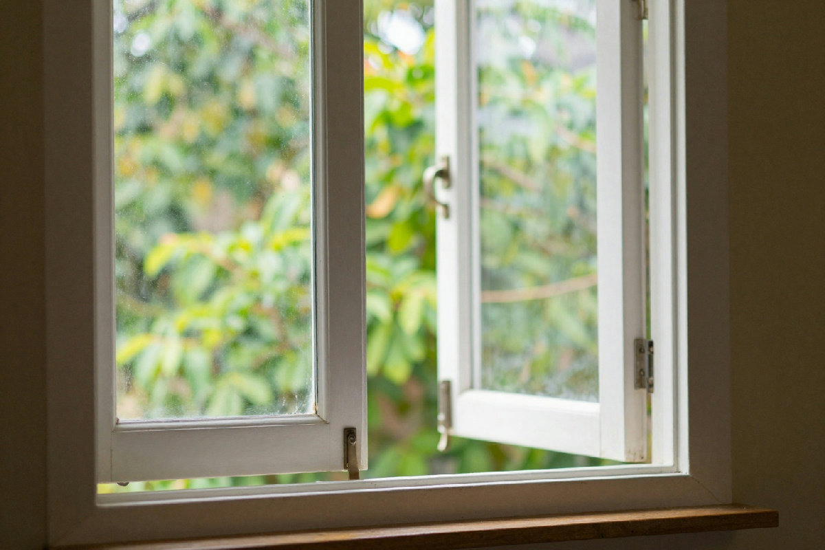 Ventilazione incrociata: il trucco geniale per purificare l'aria e risparmiare in bolletta